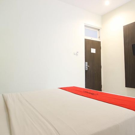 Reddoorz Plus Near Keraton Yogyakarta 2 Luaran gambar