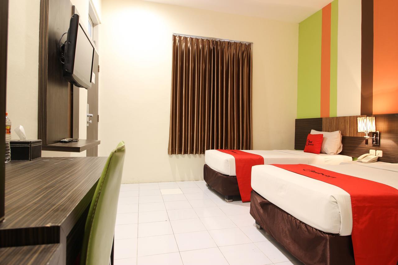 Reddoorz Plus Near Keraton Yogyakarta 2 Luaran gambar