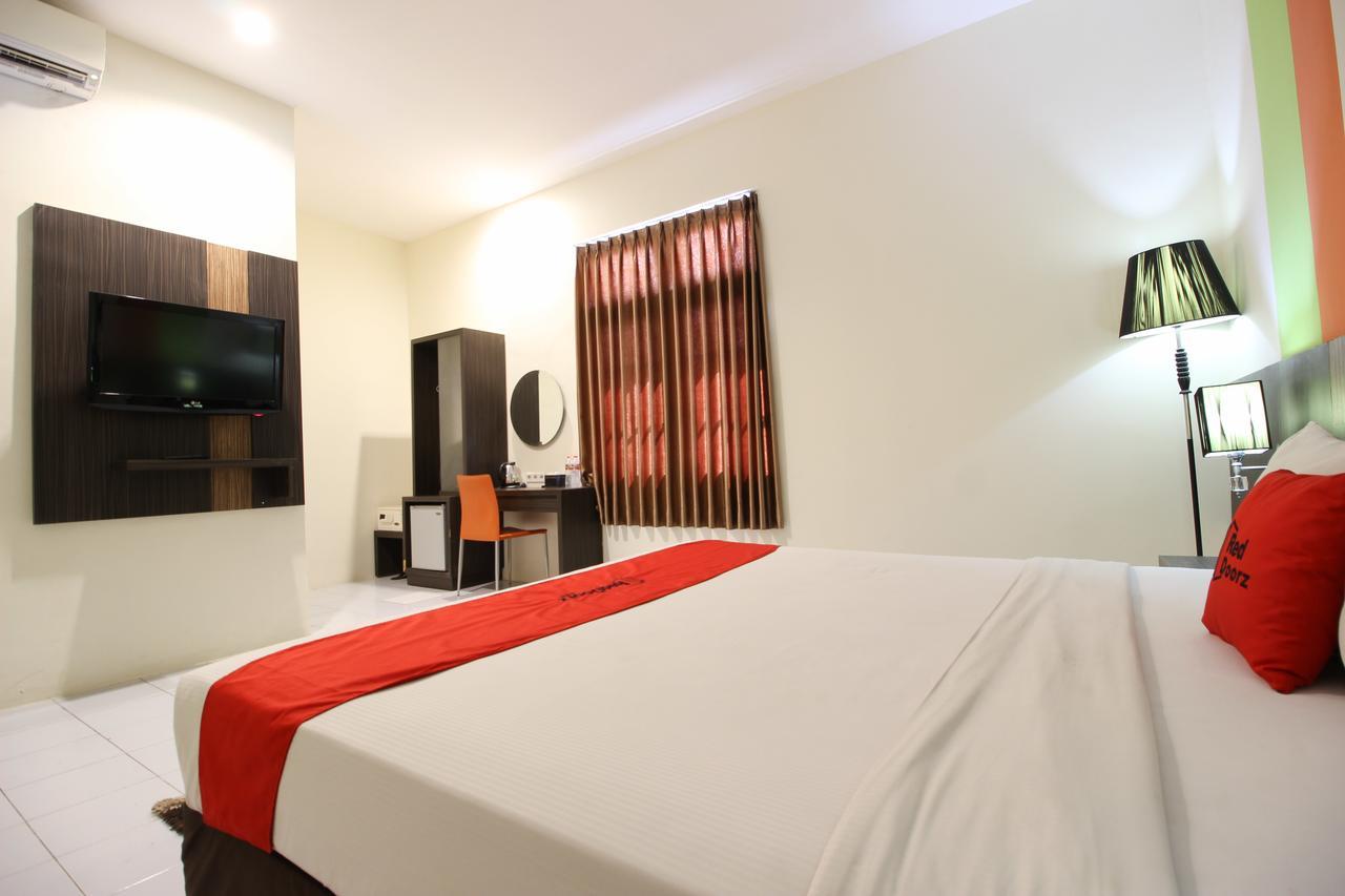 Reddoorz Plus Near Keraton Yogyakarta 2 Luaran gambar