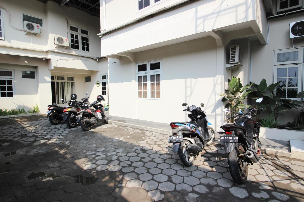 Reddoorz Plus Near Keraton Yogyakarta 2 Luaran gambar