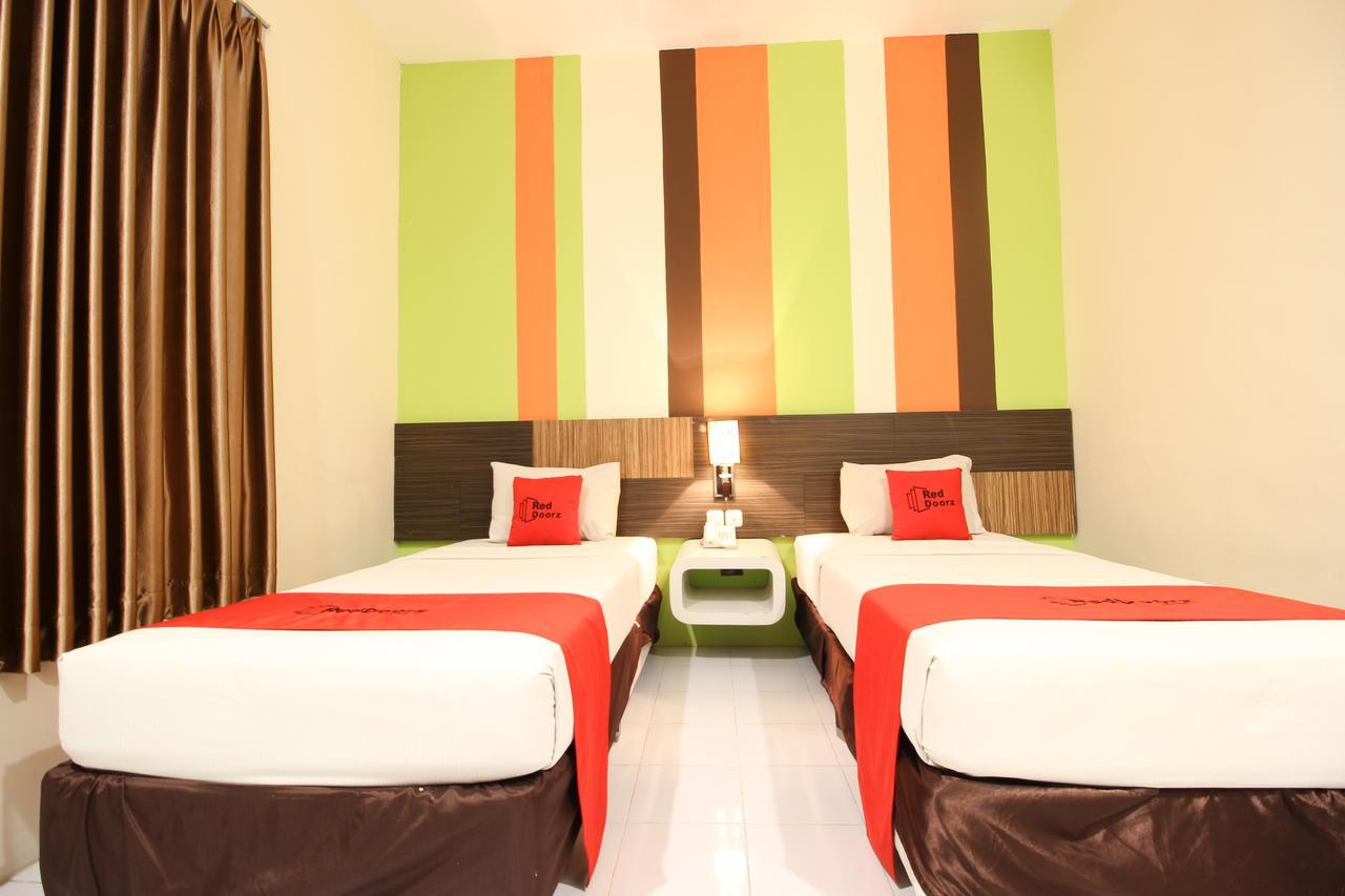 Reddoorz Plus Near Keraton Yogyakarta 2 Luaran gambar