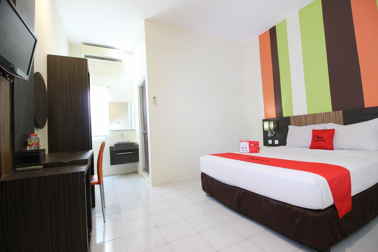 Reddoorz Plus Near Keraton Yogyakarta 2 Luaran gambar
